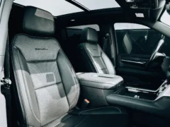 Rent GMC Yukon Driving Seats