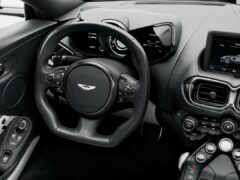 Aston Martin 4