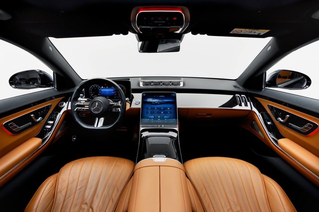 Mercedes-Benz S500 interior