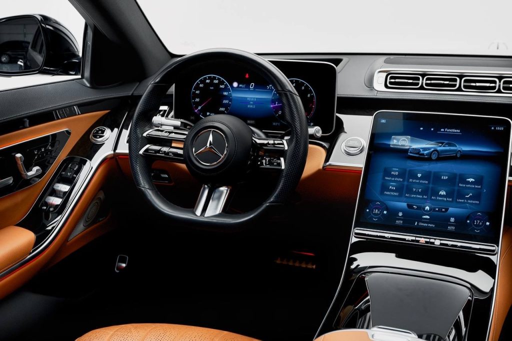 Mercedes-Benz S500 interior