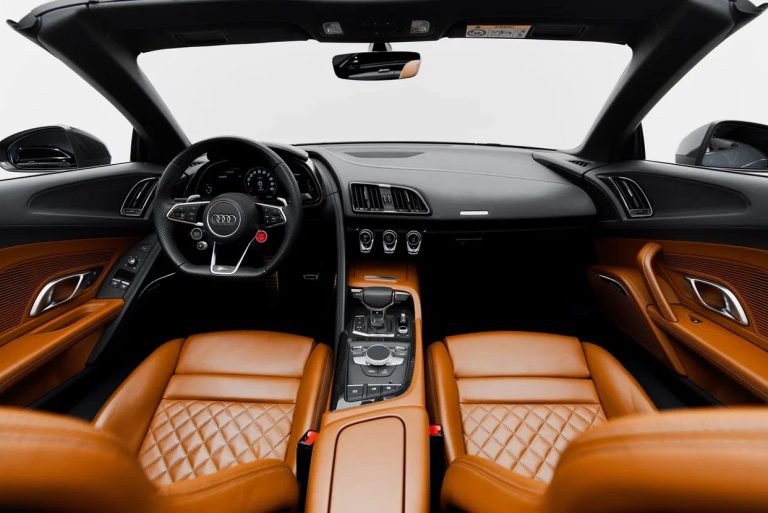 Audi R8 Spyder Front Seats