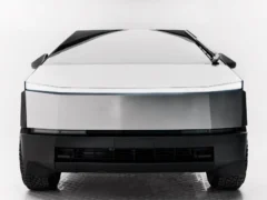 tesla cyberbeast car hire in dubai