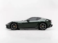 ferrari 12 cilindri car hire in dubai