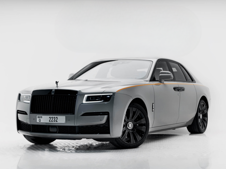 Rent Rolls Royce Ghost V Dubai