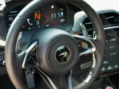 McLaren Artura Spider 1