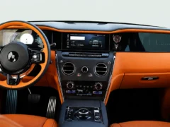 rolls royce cullinan 2025 black aa78072 orange interior dashboard 2000x970