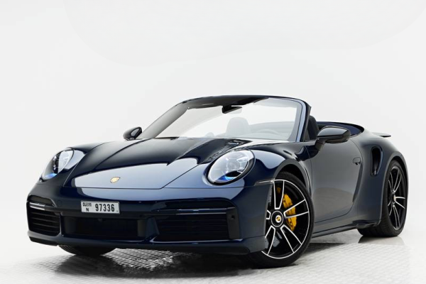 Rent Porsche 911 Spyder in Dubai
