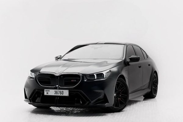 Rent BMW M5 G90 Dubai