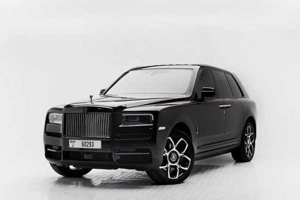 rent Rolls Royce Cullinan in Dubai