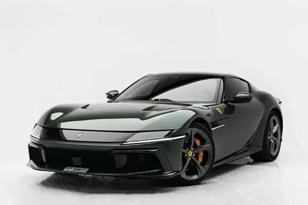 rent Ferrari 12 Cilindri duabi